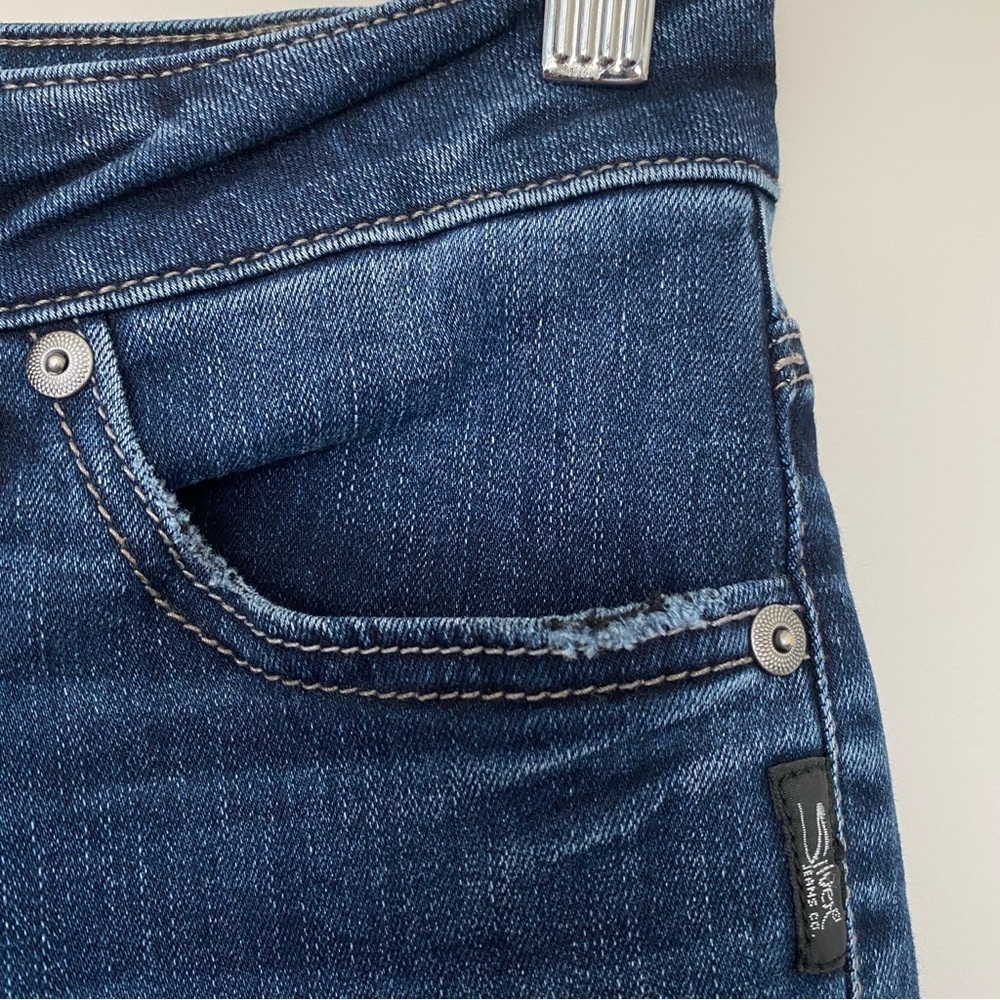 Silver Suki Straight Leg Blue Jeans Women's Sz 30x29 Dark Wash - Picture 7 of 15
